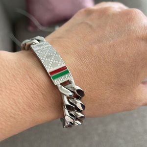 Like new unisex Gucci chain bracelet